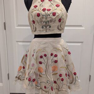 BEBE Gorgeous Cropped Top Embroidered Set Creme/Beige 00